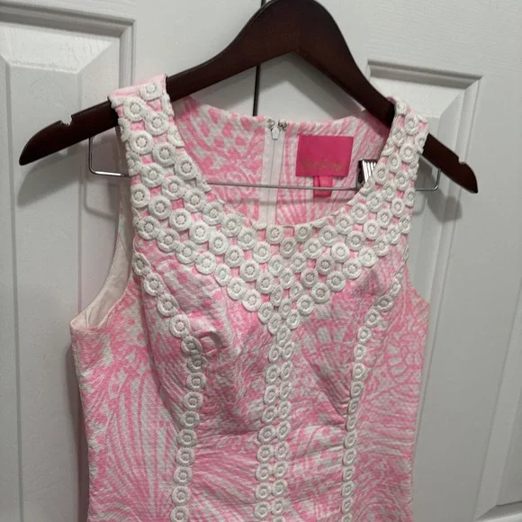 Lilly Pulitzer MacFarlane Flamingo Pink Shift Dress Seashell Sz 00 EUC - Picture 2 of 11